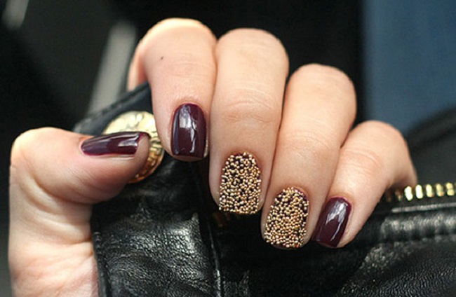 Маникюр с бульонками