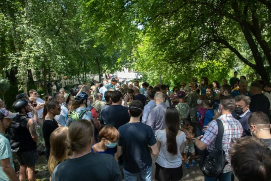 Активисты протестовали 12 лет. В Киеве начали еще одно скандальное строительство (фото)