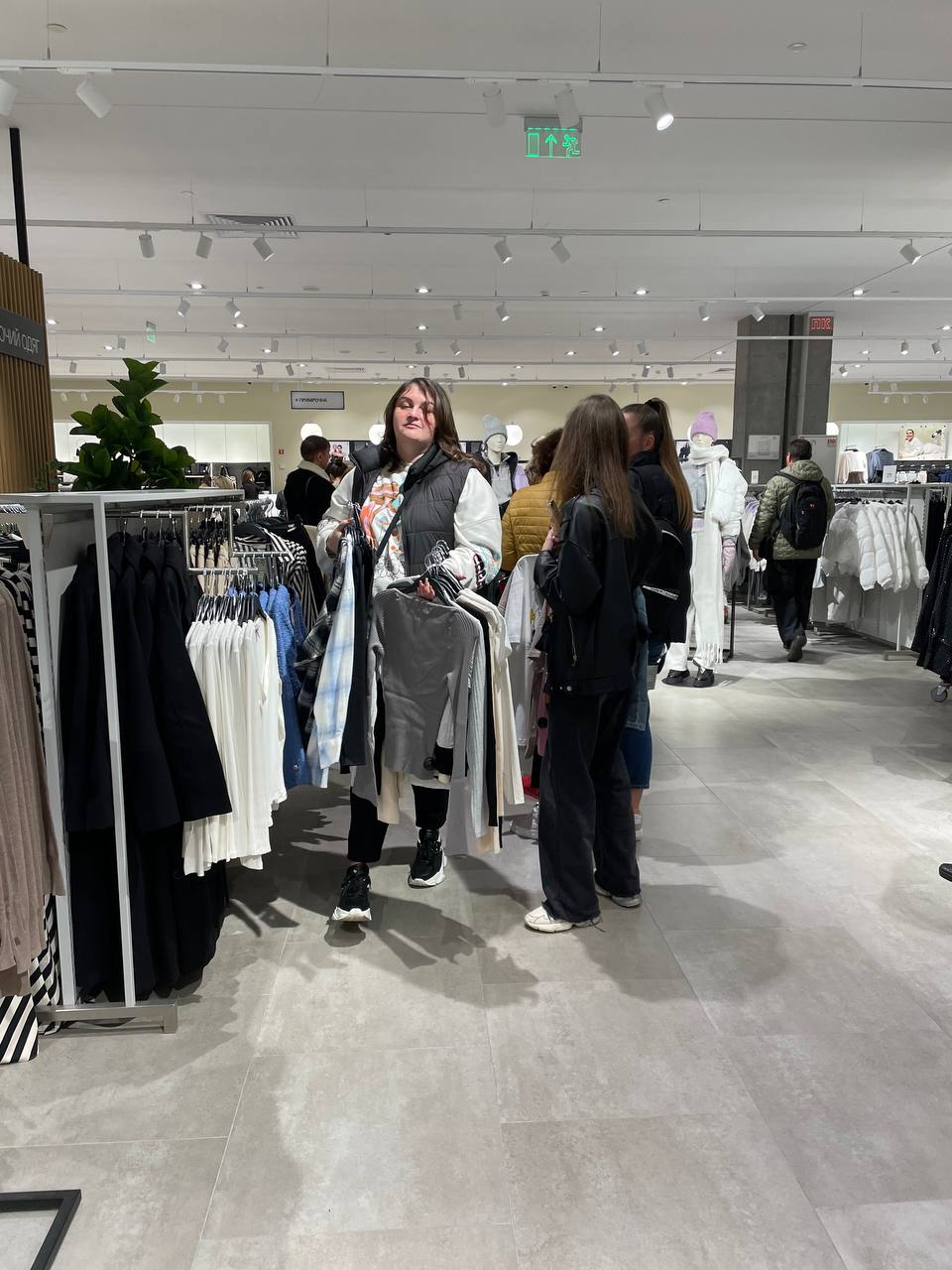 H&amp;M вернулся в Украину: фото и видео очередей и эмоции модников