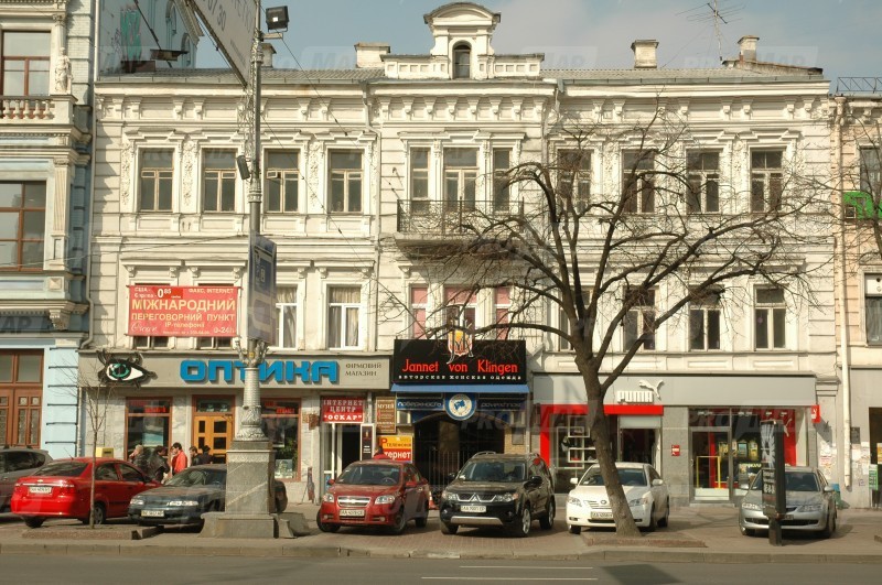 На Крещатике незаконно разбирают памятник архитектуры XIX века (фото)