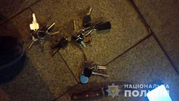 В Ужгороде мужчина в собственной квартире застал грабителя: что он сделал (фото)