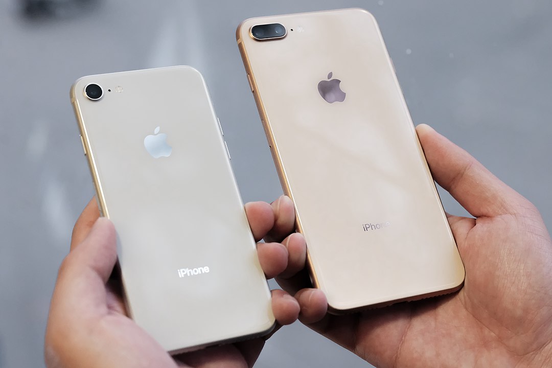 Эволюция iPhone: как менялся "яблочный" смартфон с 2007 года по сей день