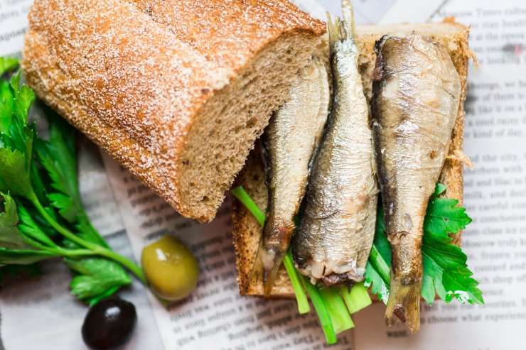 Домашние шпроты из обычной кильки: в разы дешевле и вкуснее