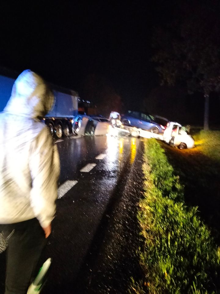 У Польщі зіткнулися автобус, мінібус, евакуатор та фура. Усі водії - українці (фото)