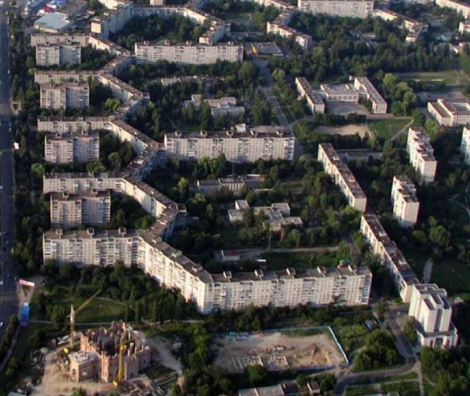 Раскрыто местонахождение самого длинного дома в мире. Он - в Украине!