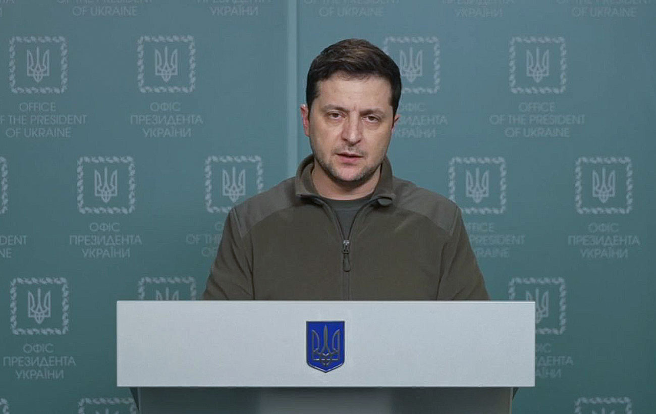 От делового шика до милитари. Эволюция стиля Зеленского: взгляд спустя годы