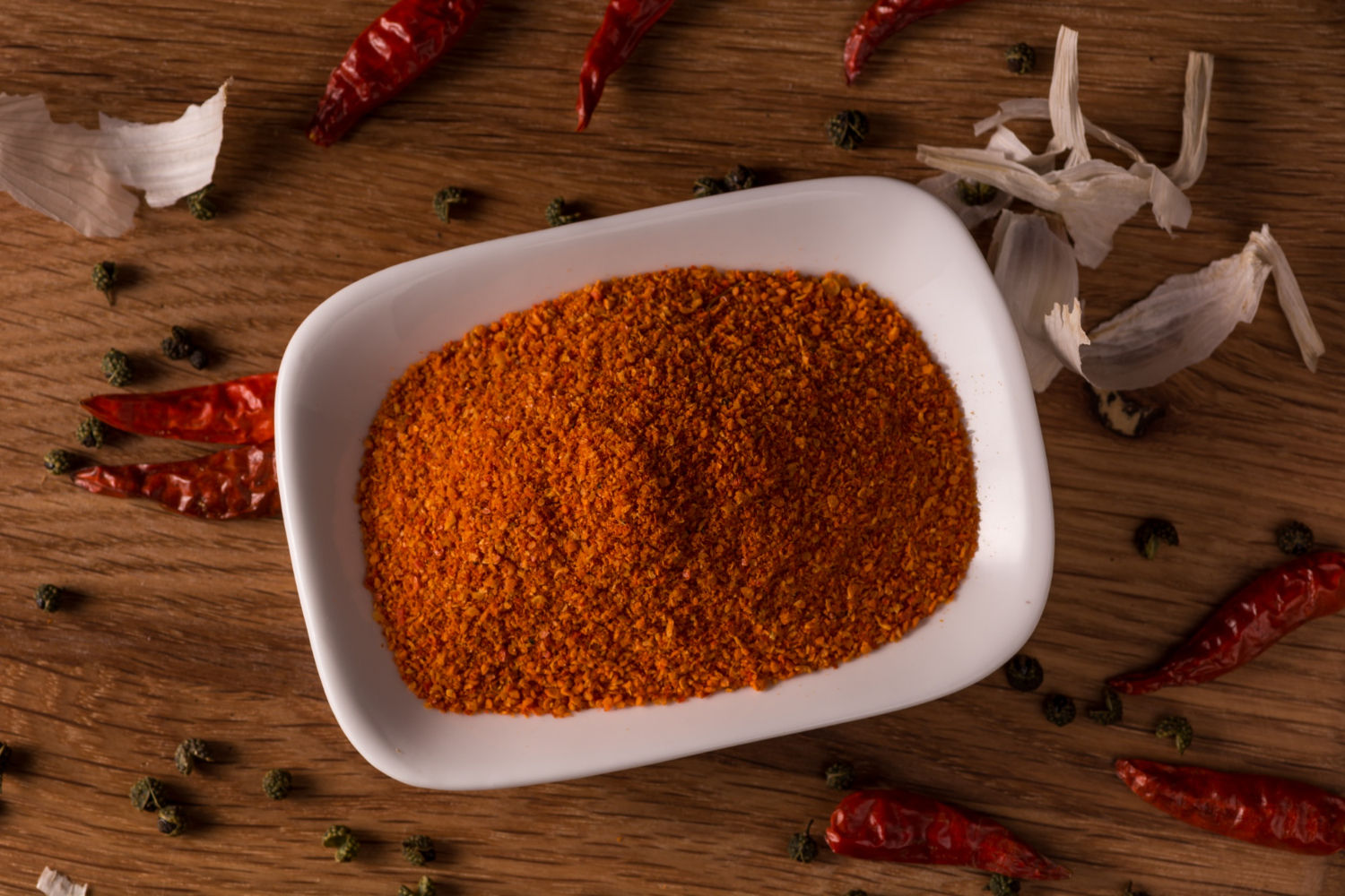 9 продуктов, запах которых отпугивает насекомых-вредителей