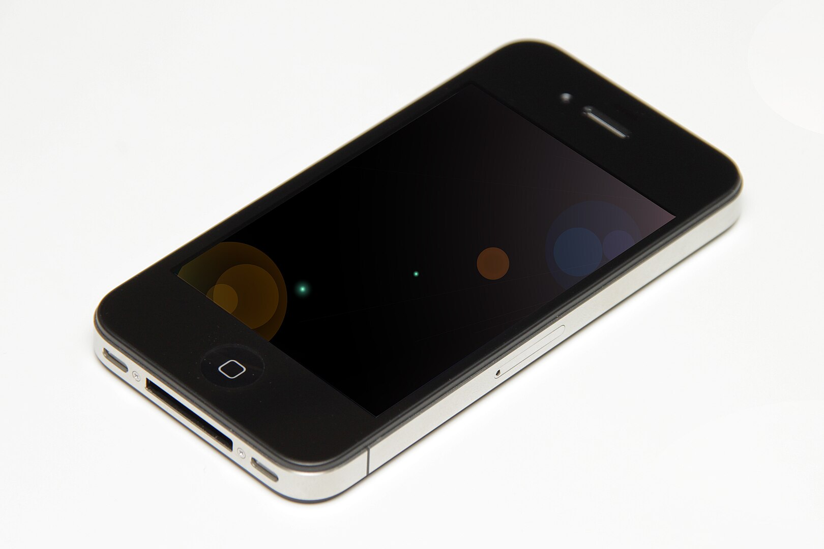 Эволюция iPhone: как менялся "яблочный" смартфон с 2007 года по сей день