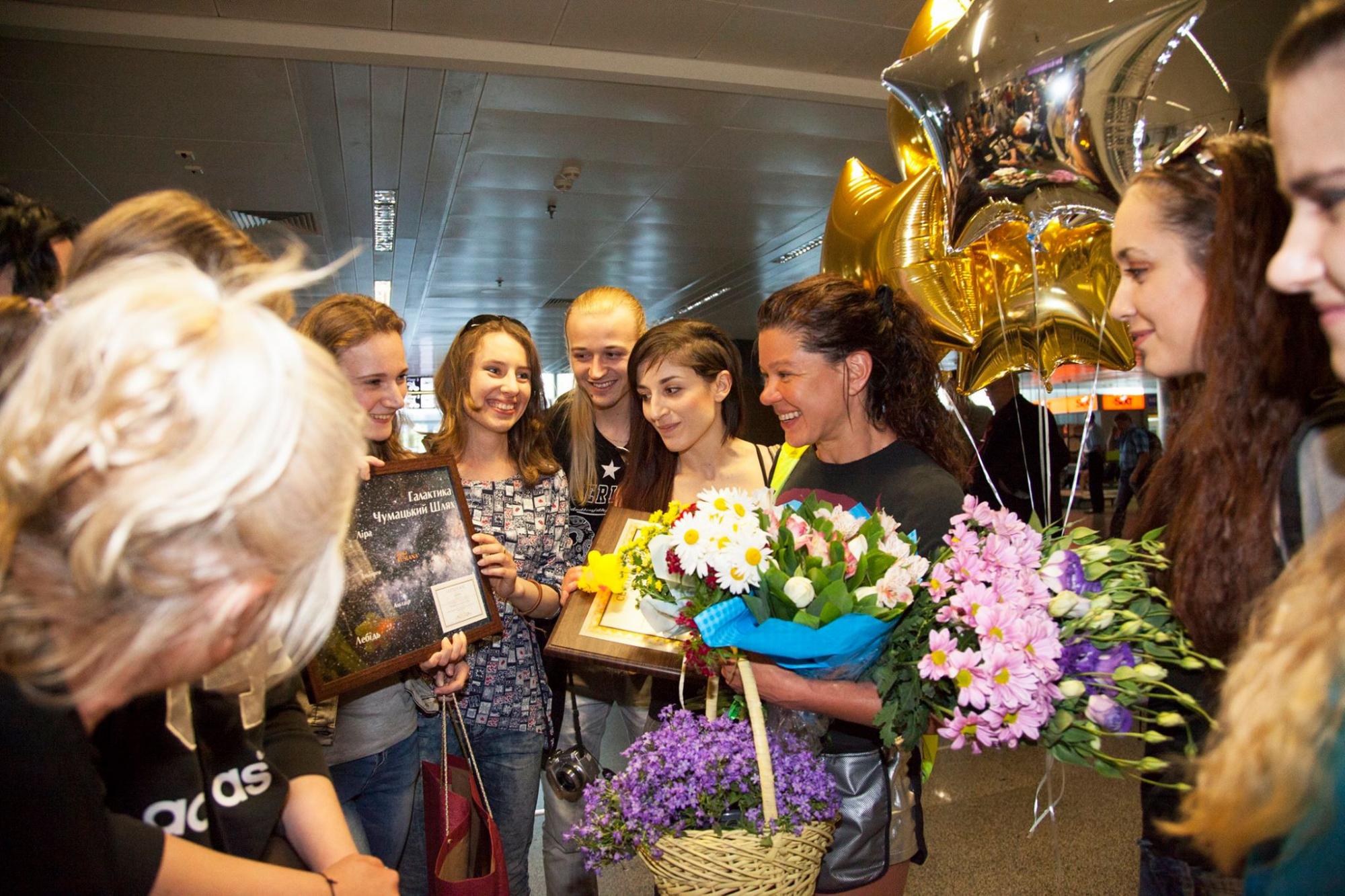 Tesla за 1,25 млн грн и Lamborghini от шейха: самые дорогие подарки украинских звезд от поклонников