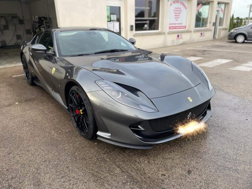 Скандальный нападающий киевского "Динамо" купил Ferrari за полмиллиона евро