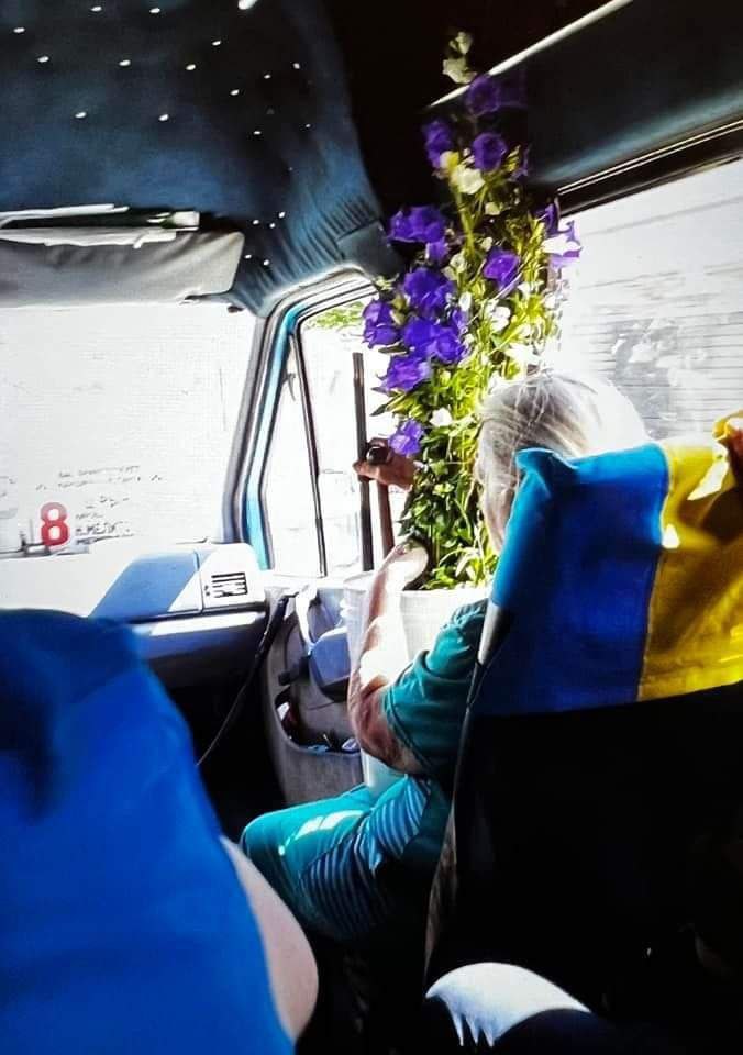 В оккупированном Мелитополе ездит патриотическая маршрутка: яркие фото