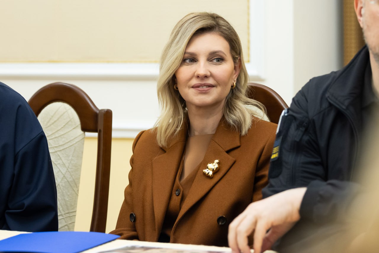 Олена Зеленська в елегантному вбранні показала нову символічну брошку