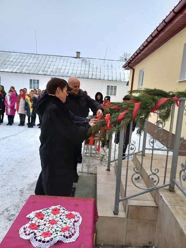 Під Рівним помпезно відкрили шкільний туалет і оскандалилися: як виглядає вбиральня за 4 млн