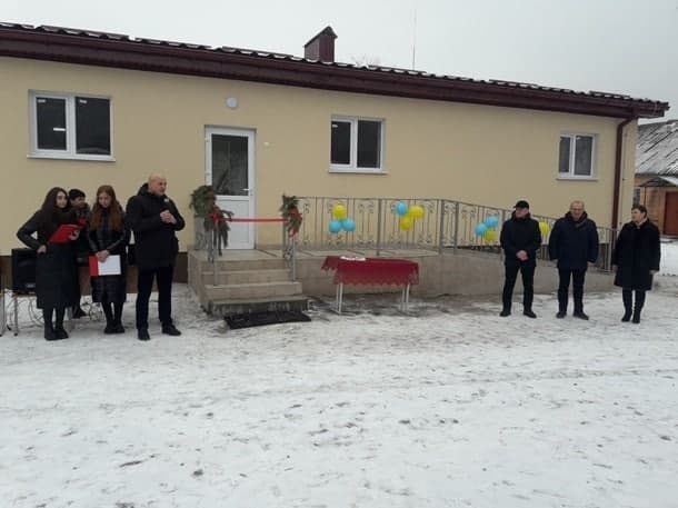 Під Рівним помпезно відкрили шкільний туалет і оскандалилися: як виглядає вбиральня за 4 млн