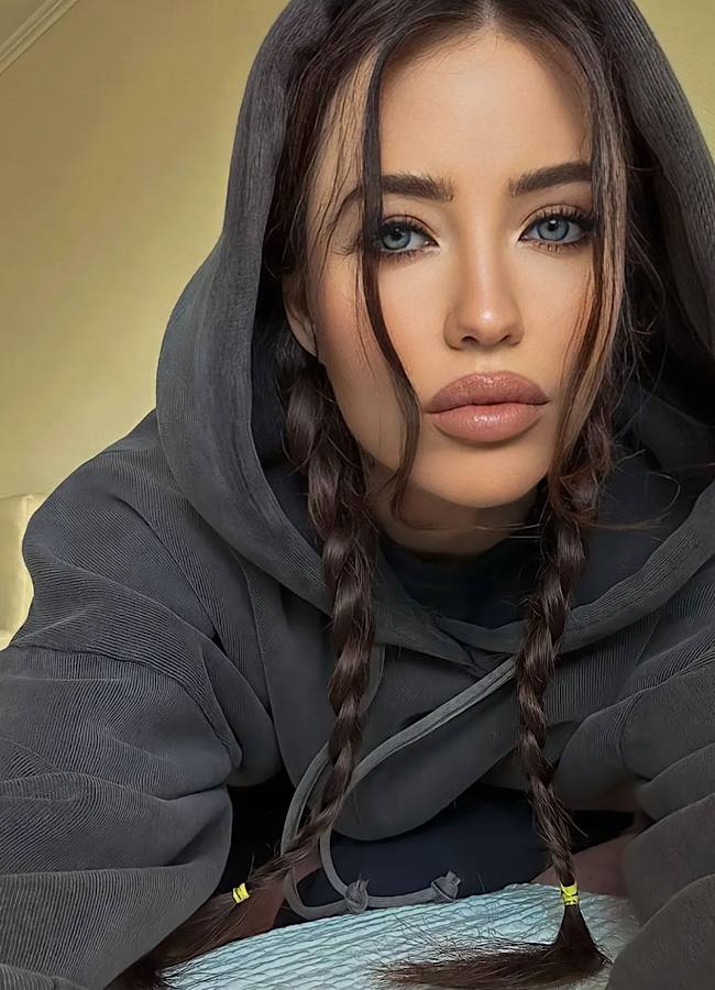 Искусственный интеллект показал, как могут выглядеть Ксения Мишина, Леся Никитюк и другие звезды