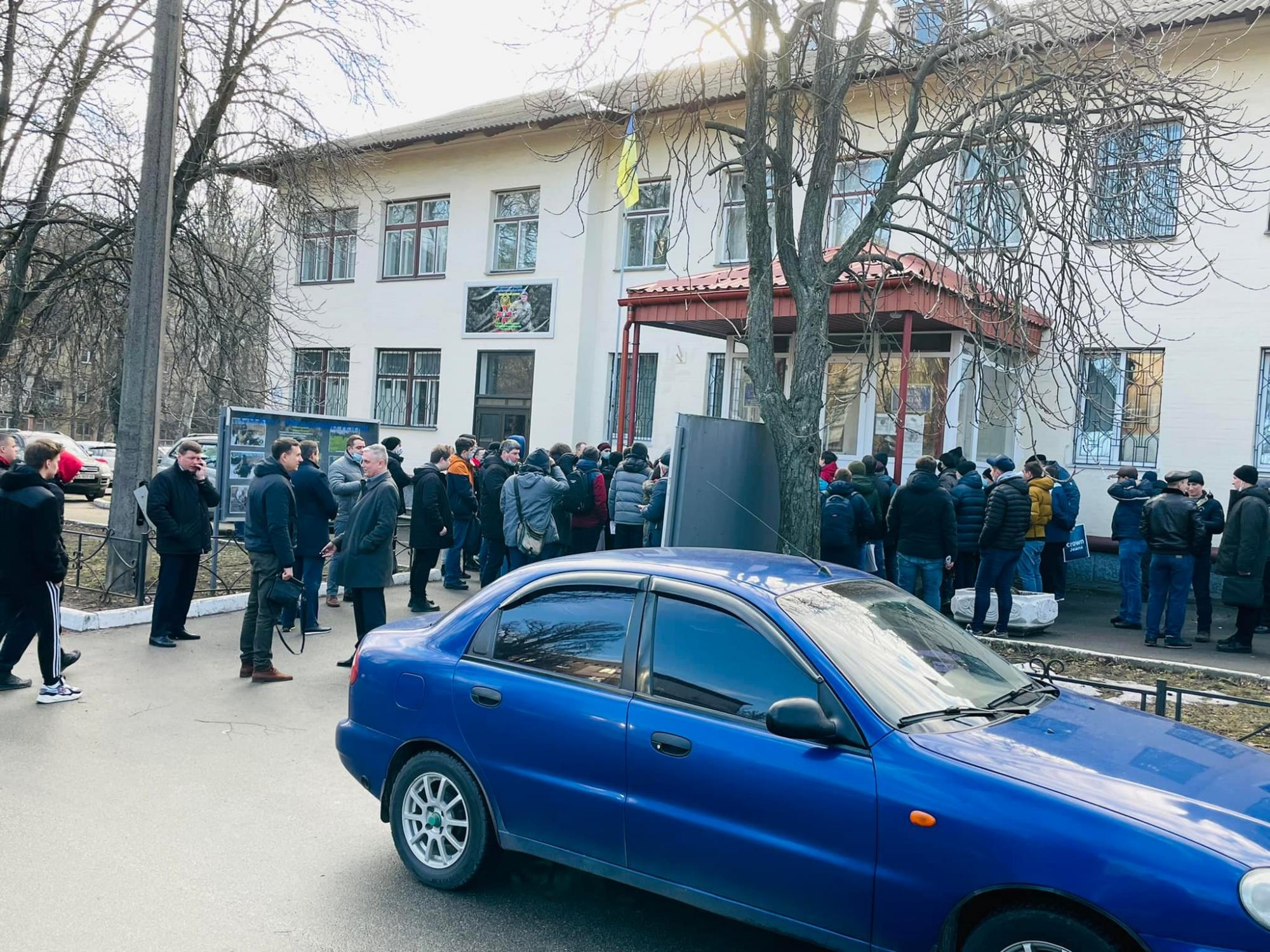 "Знесемо орду": у ЗСУ розповіли про довгі черги резервістів до військкоматів
