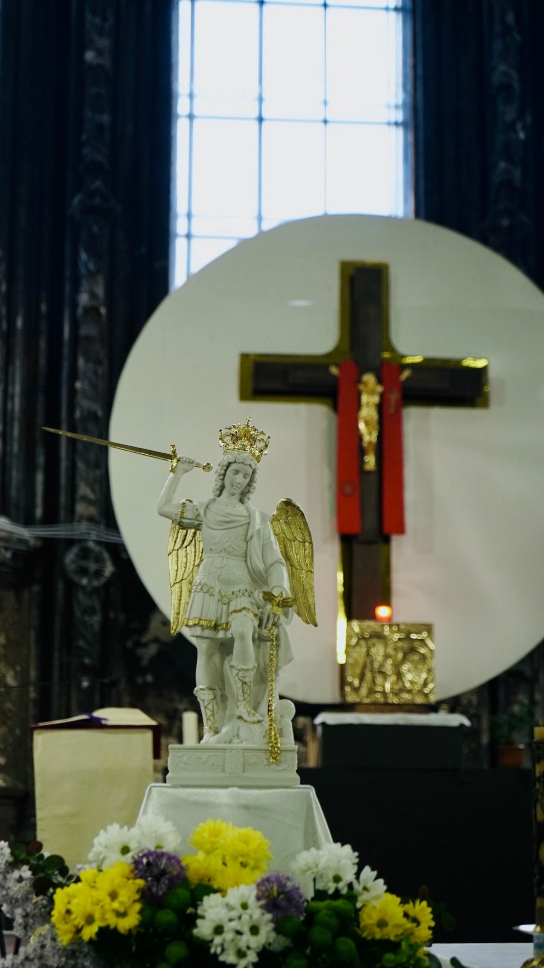 В костеле Святого Николая в Киеве появилась статуя, которую освятил Франциск