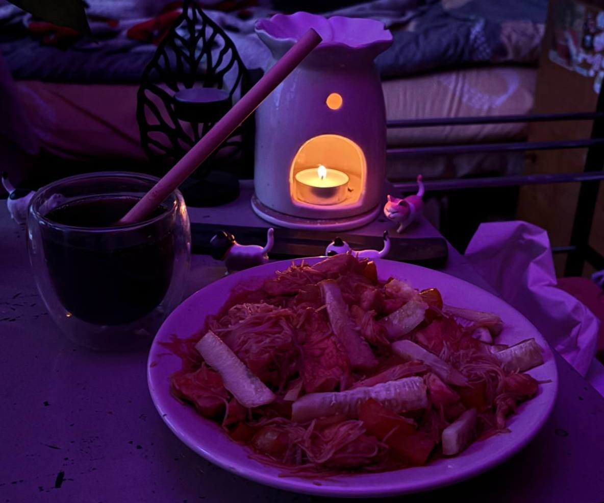 Фунчоза з куркою, овочами та соусом теріякі