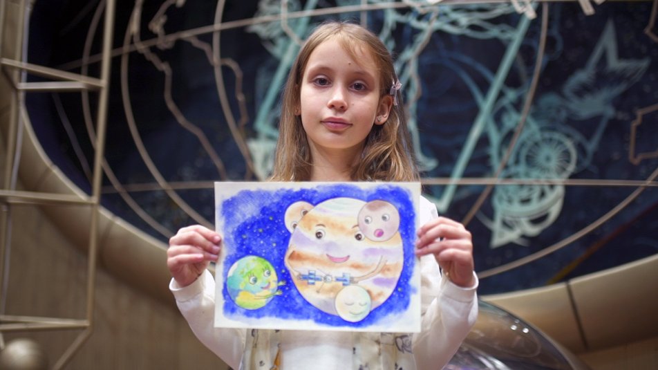 Рисунок 8-летней украинки нанесут на ракету и отправят в космос: как он выглядит