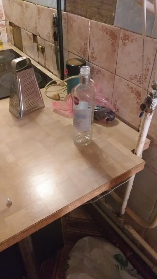 Залишила дитину голодною на два дні: у Чугуєві "копи" врятували 2-річного хлопчика від матері-п'яниці