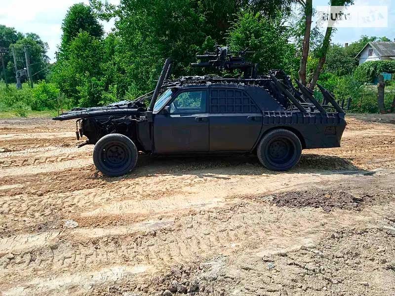 Украинский автолюбитель создал "монстра постапокалипсиса": как он выглядит