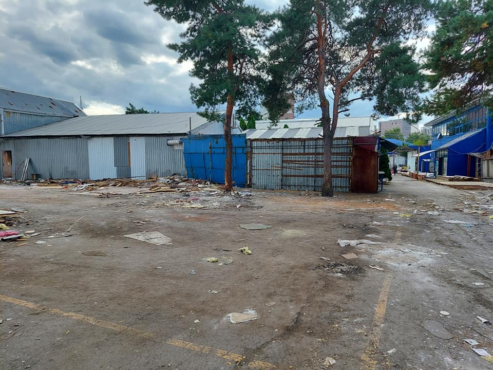 У Києві повністю "зачистили" ринок "Юність": пішла епоха (фото)
