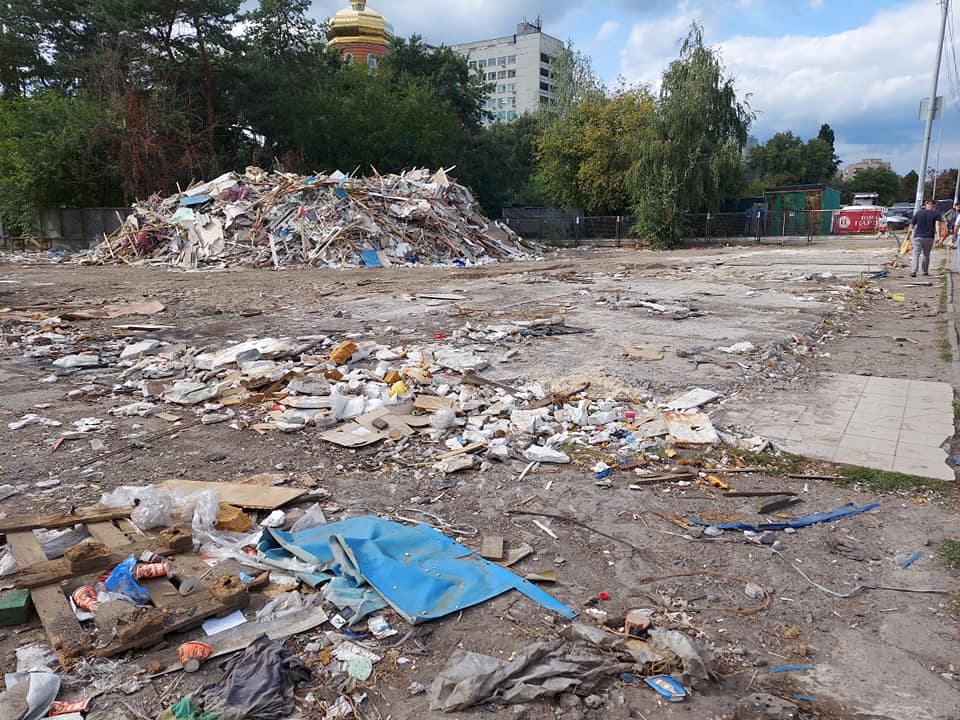 У Києві повністю "зачистили" ринок "Юність": пішла епоха (фото)