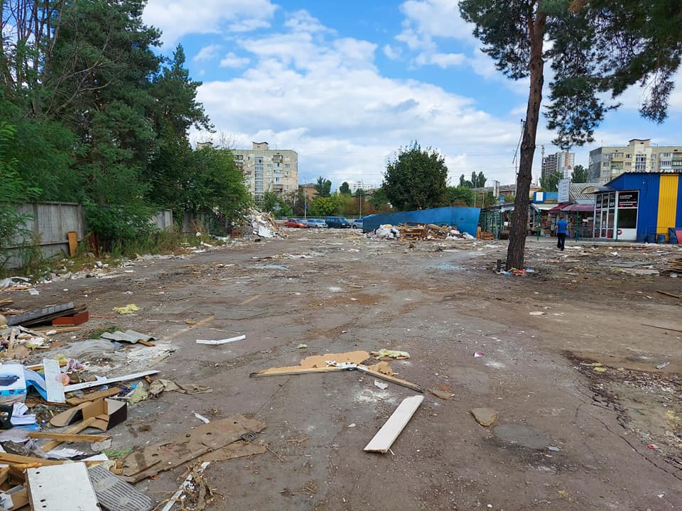 У Києві повністю "зачистили" ринок "Юність": пішла епоха (фото)