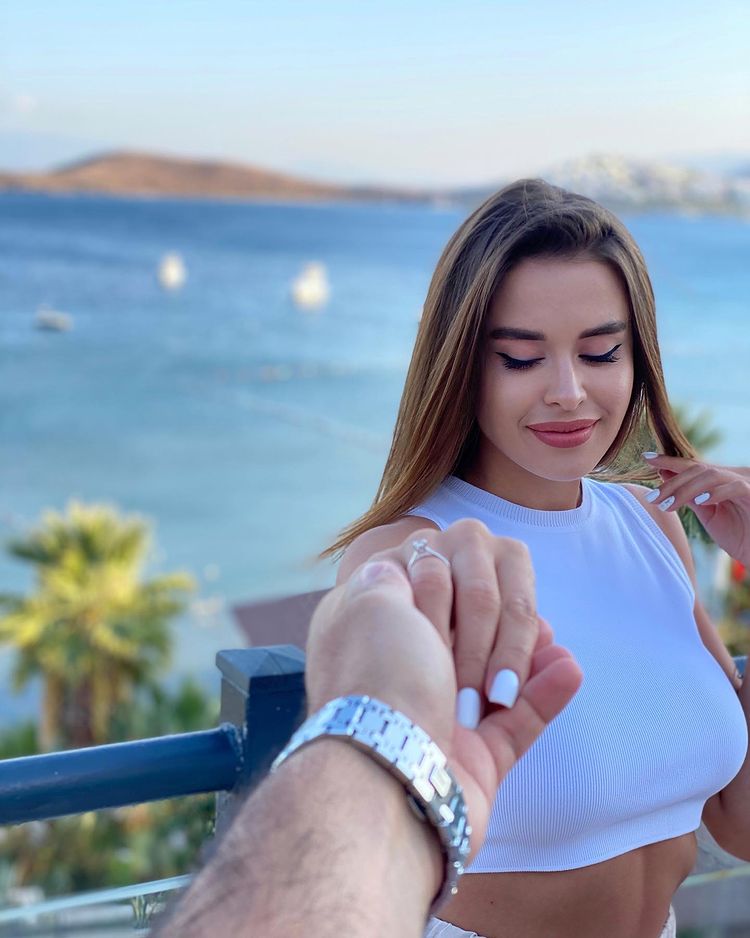 Экс-муж Ани Лорак забрал у нее дочь. Мурат показал фото с повзрослевшей Софией