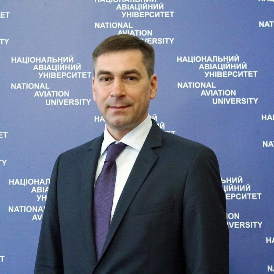 Екс-регіонал, рейдер чи патріот? Ректор НАУ Луцький вирішив іти в ЗСУ на фоні скандалу з реорганізацією