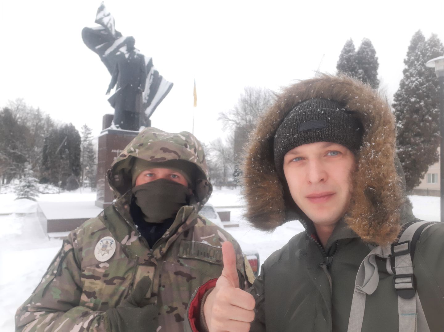У Тернополі пам'ятник Бандері взяли під цілодобову охорону: "ніхто не зіпсує нам свята!"