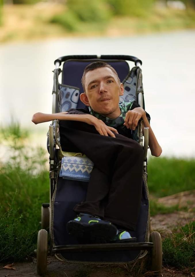 Помер волонтер Антон Дубішин, якого називали "українським Ніком Вуйчичем" (фото)