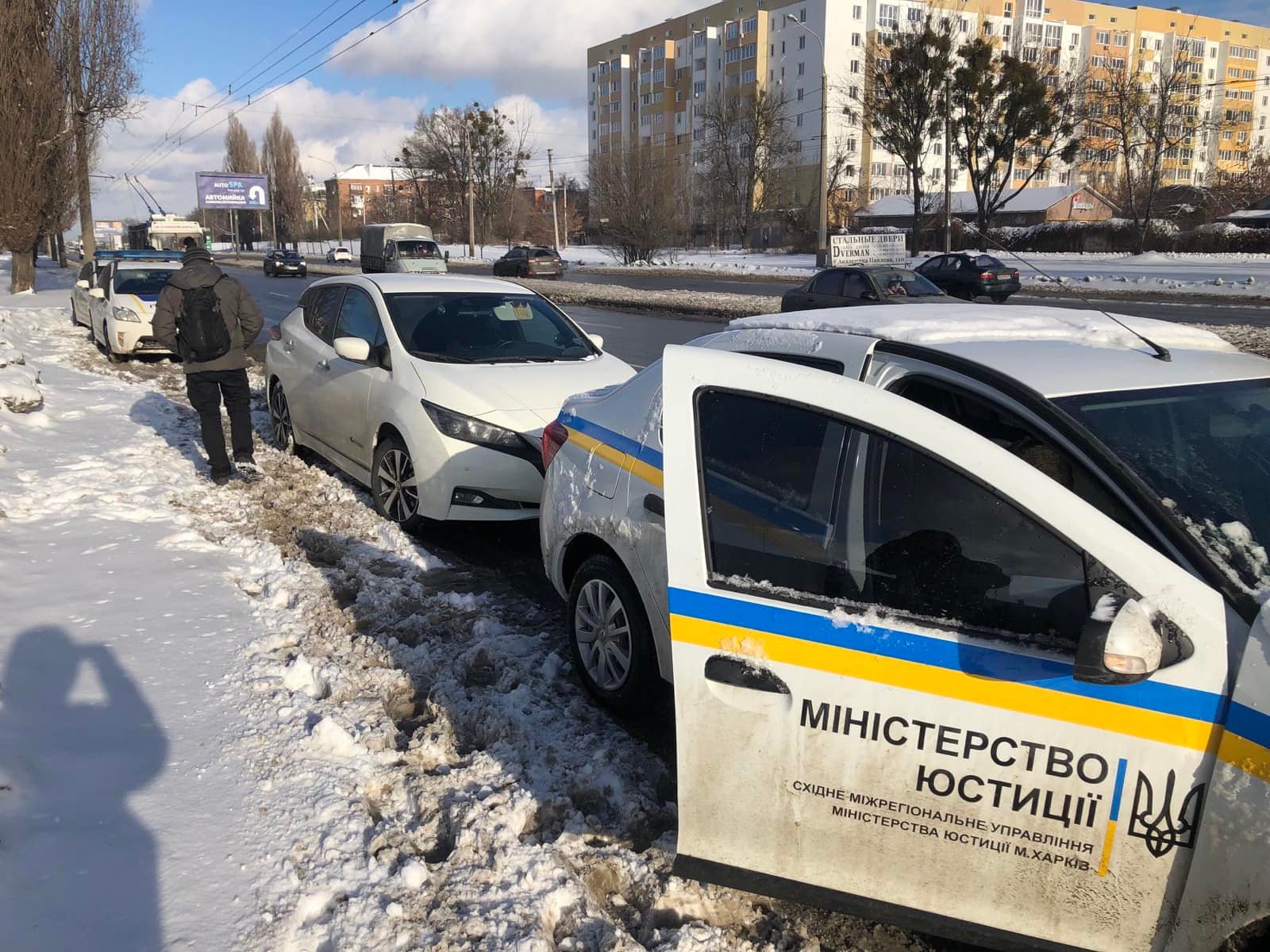 В Харькове у мужчины из-за долгов за отопление забрали машину (фото)