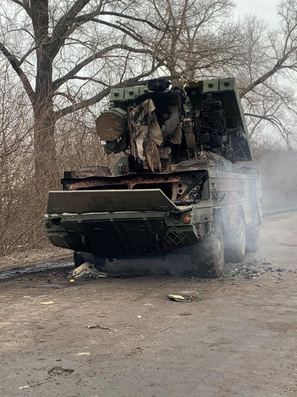 "Добро пожаловать в ад": в Тростянце уничтожили российскую военную технику (фото)