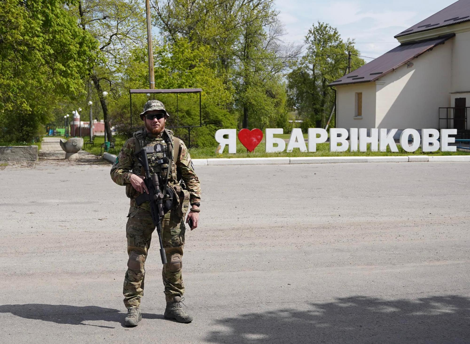 Дістали 8 осколків: зірку українського кіно поранили на східному фронті