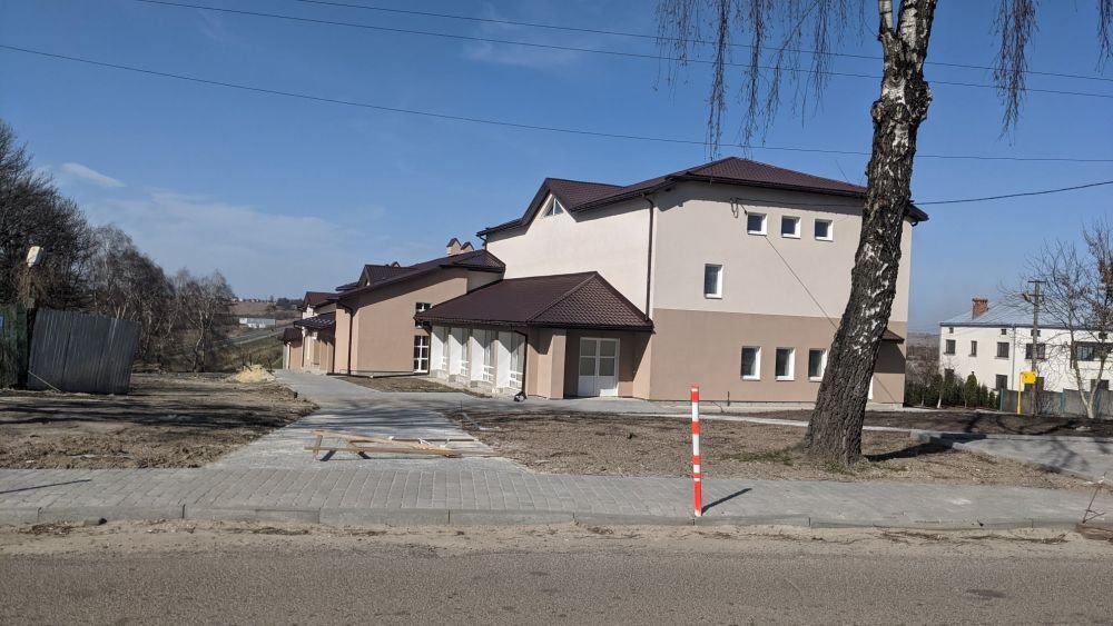 Біля Львова відкриють перший немодульний будинок для переселенців: як він виглядає