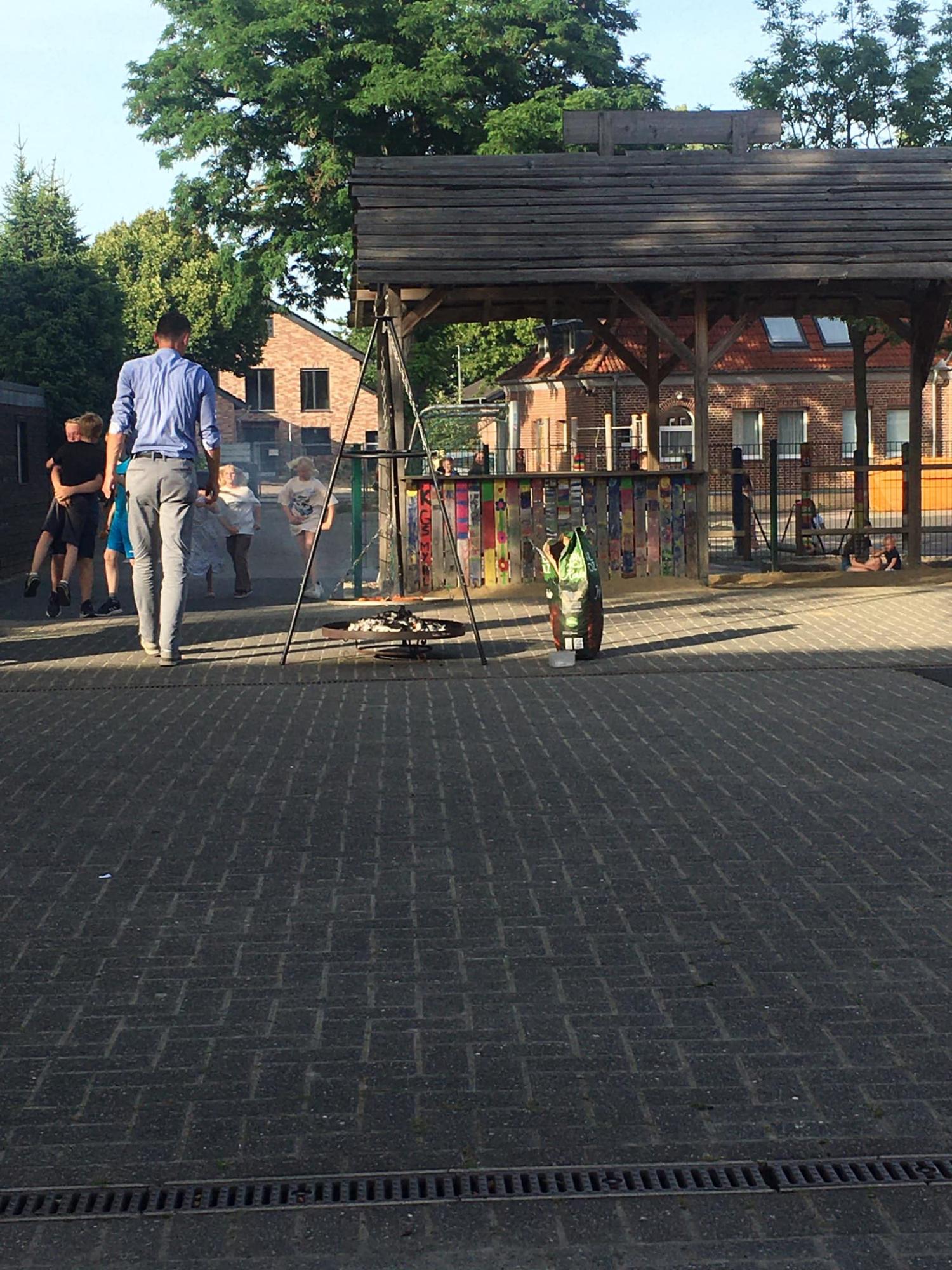 "Людоньки, я ледь не плакала": украинка показала выпускной в немецкой школе