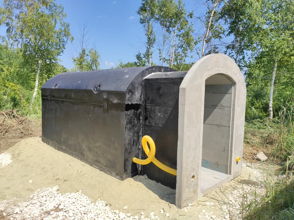 В Україні почали встановлювати унікальні укриття з бетону, як у протиядерних бункерах (фото)