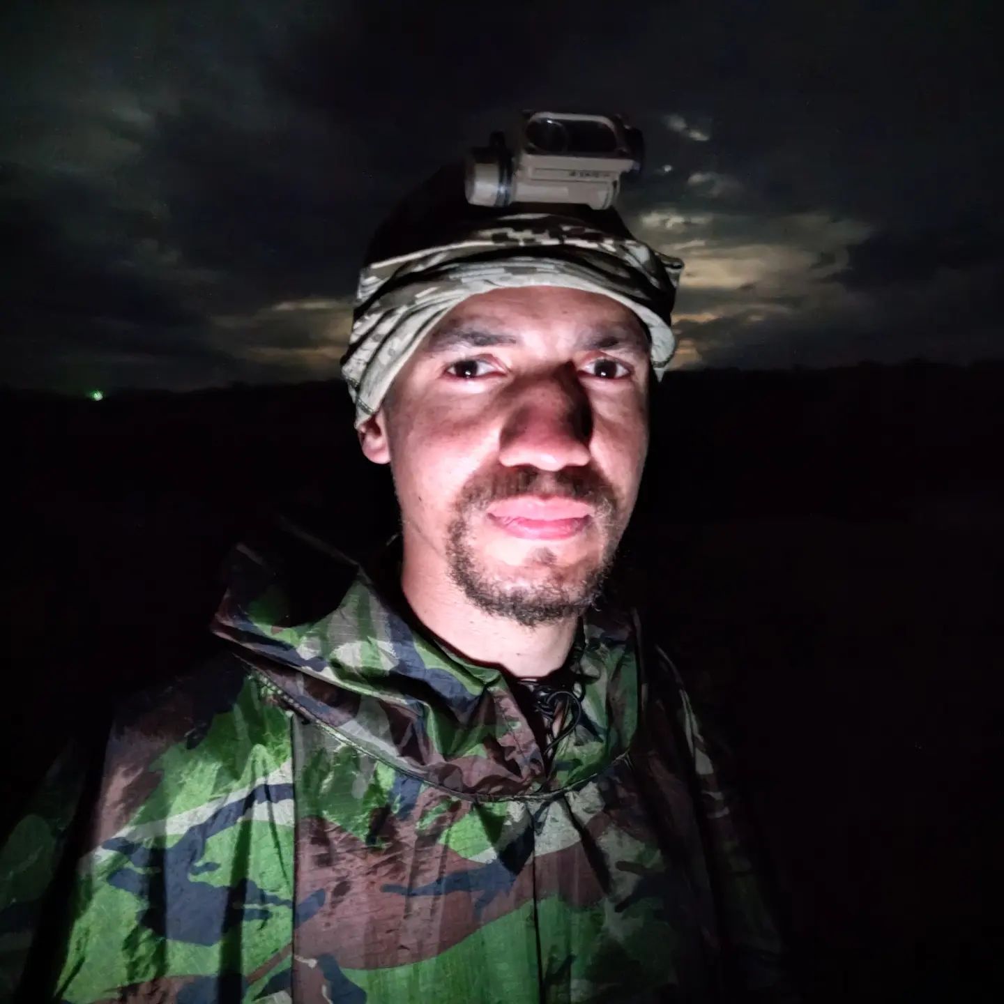 Український актор, який воює на передовій, знову став татом: милі фото доньки