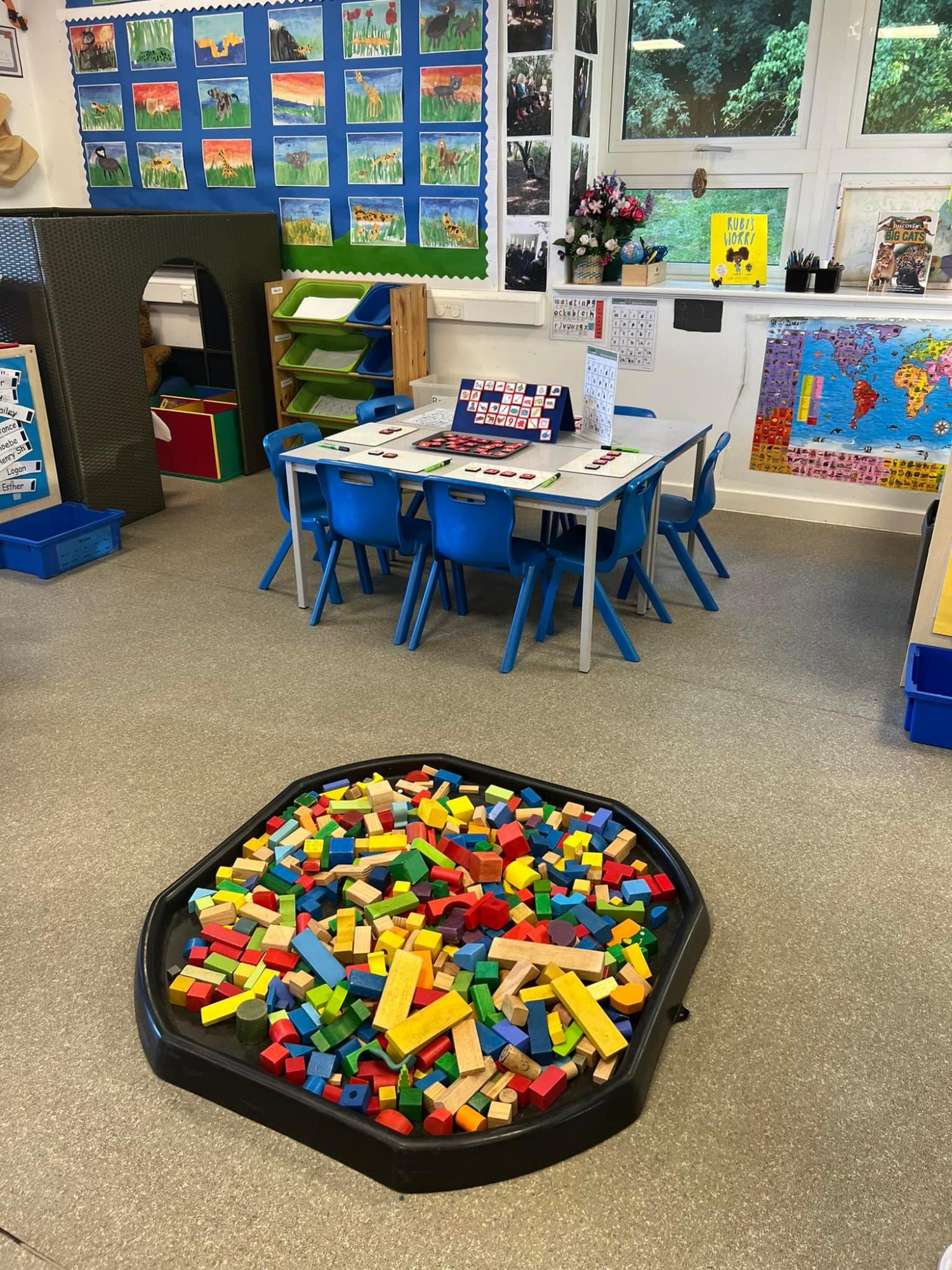 Ремонту років 30, а на штори ніхто не скидається. Як виглядає проста сільська школа у Британії (фото)