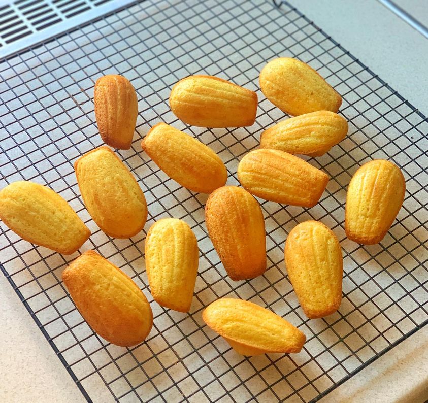 Готовим нежное печенье Мадлен: шикарный рецепт от кулинара