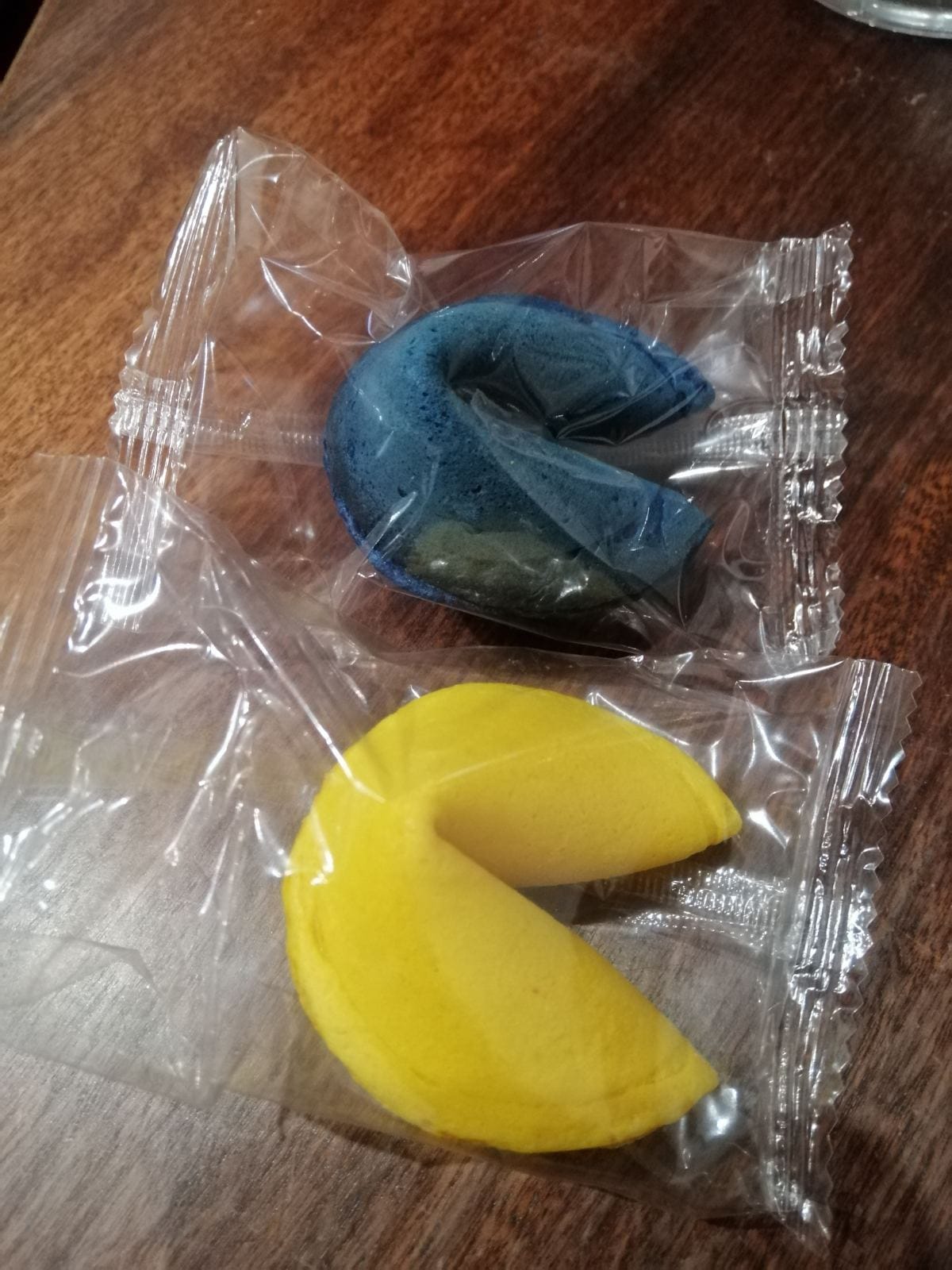 По-перше, це красиво: 10-річна Аліса продає печиво, щоб допомогти захисникам Миколаєва