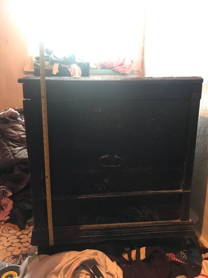 Под Донецком маленьких брата и сестру нашли мертвыми в сундуке (фото)