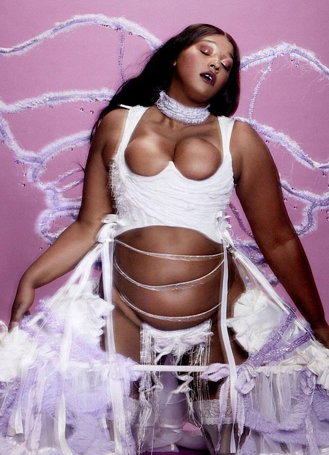 Янголи Victoria’s Secret вже не ті. Пишні форми і відсутність комплексів - новий стандарт