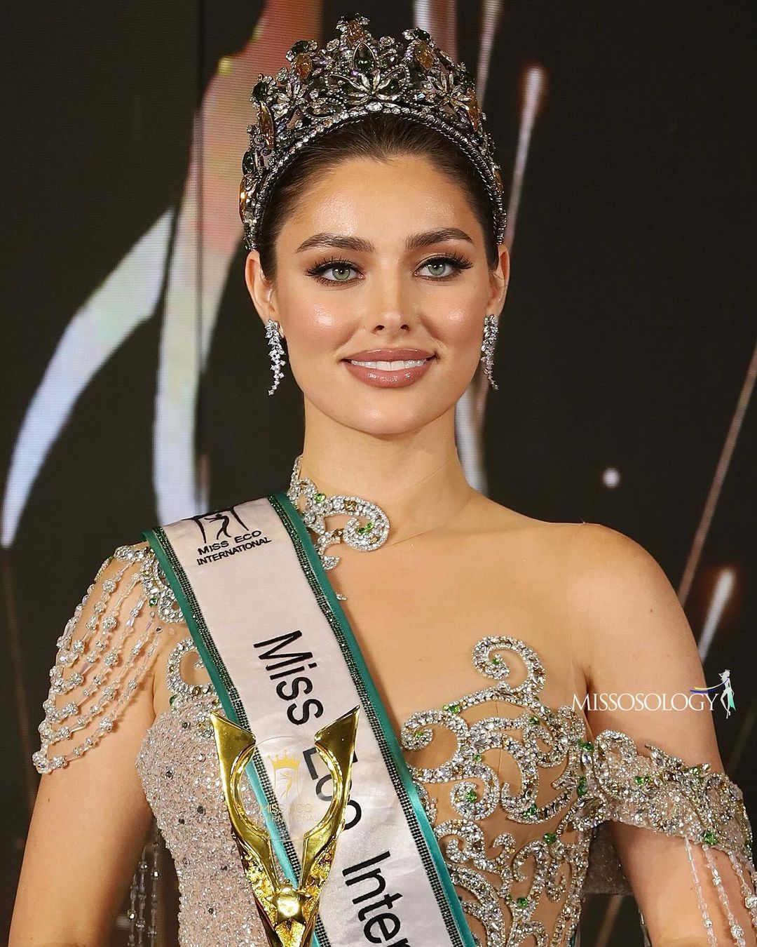 Українка Ангеліна Усанова перемогла на конкурсі Miss Eco International-2024 в Єгипті. Фото красуні