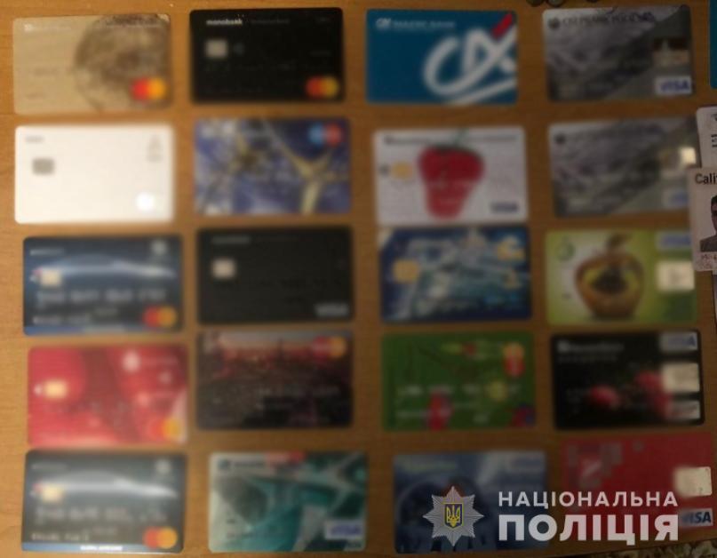 Украинец под видом девушки грабил мужчин на сайтах знакомств: как работала его схема