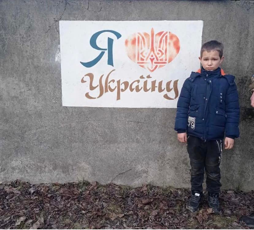 У Борисполі 5-класник Максим пішки прийшов записуватись до тероборони (фото)