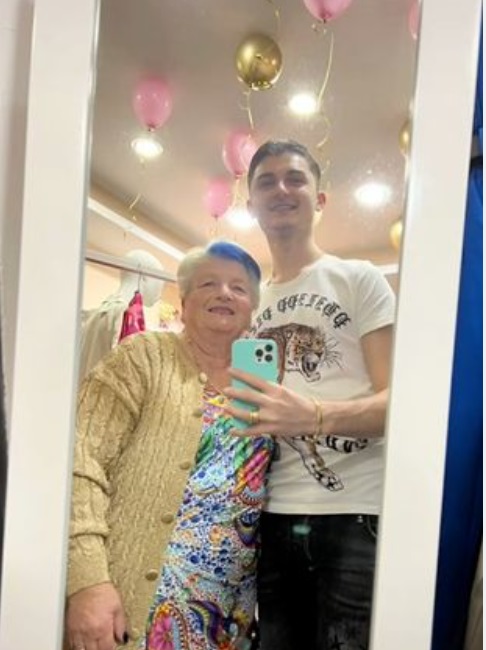 "І це тільки початок": 19-річний хлопець зробив пропозицію своїй 76-річній "подружці"