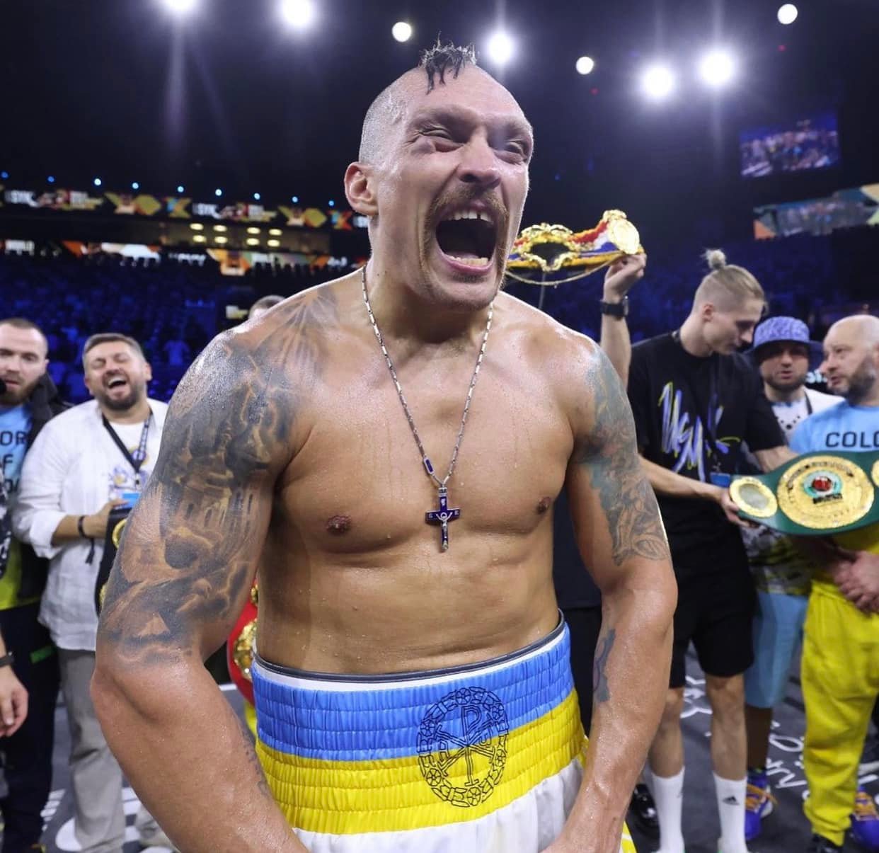"Мне противно", "Цинизм и двуликость". Кто из звезд раскритиковал Александра Усика и почему