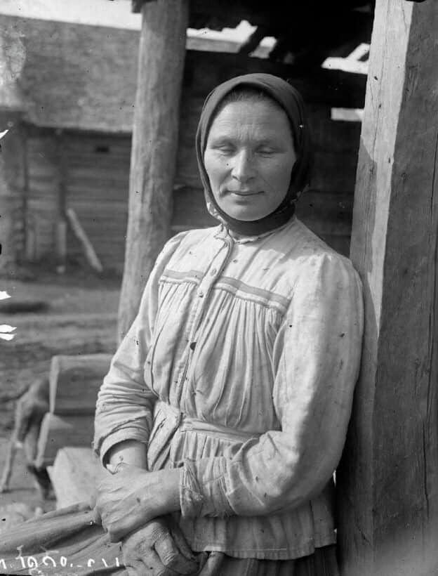 Смотрите, как выглядели украинки 100 лет назад и сравните их с россиянками (фото)